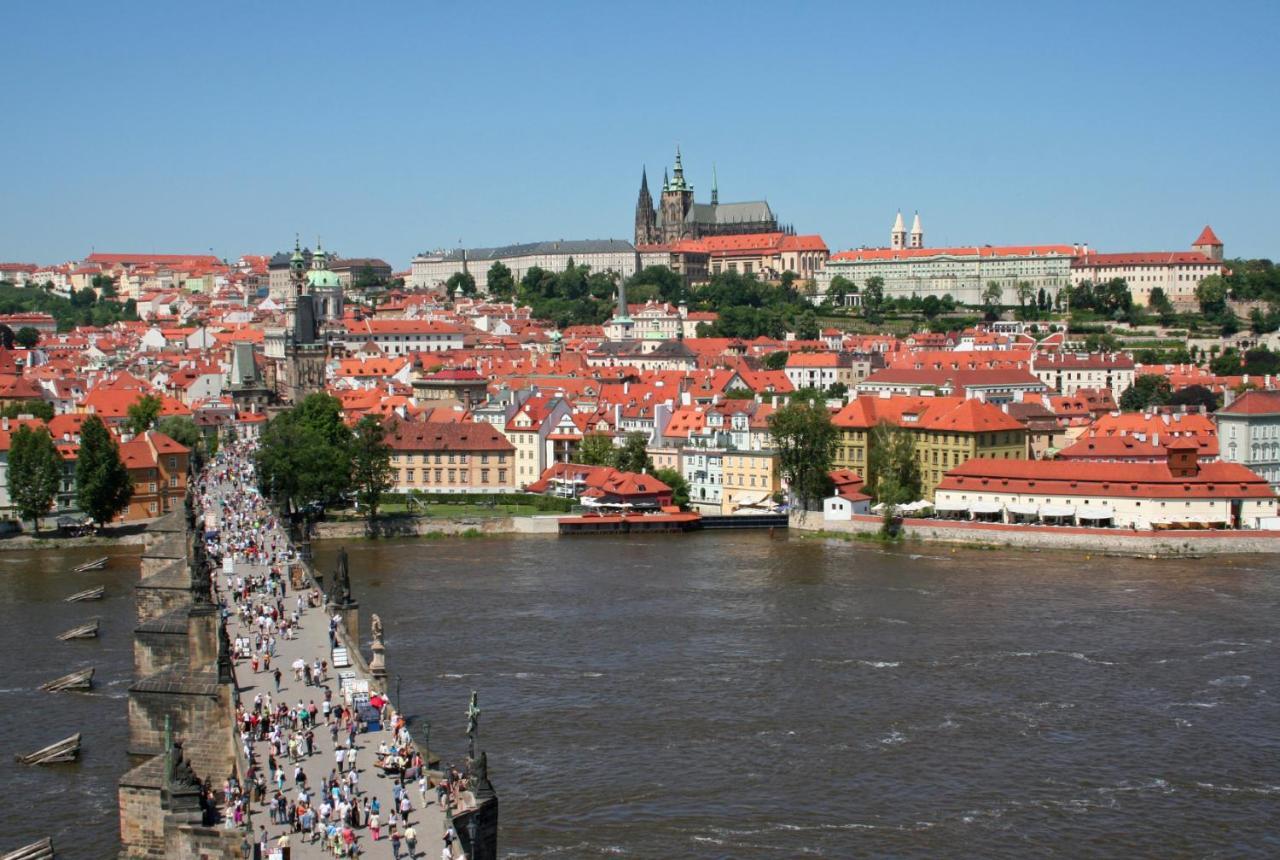 Apartment Vltava Praag Buitenkant foto
