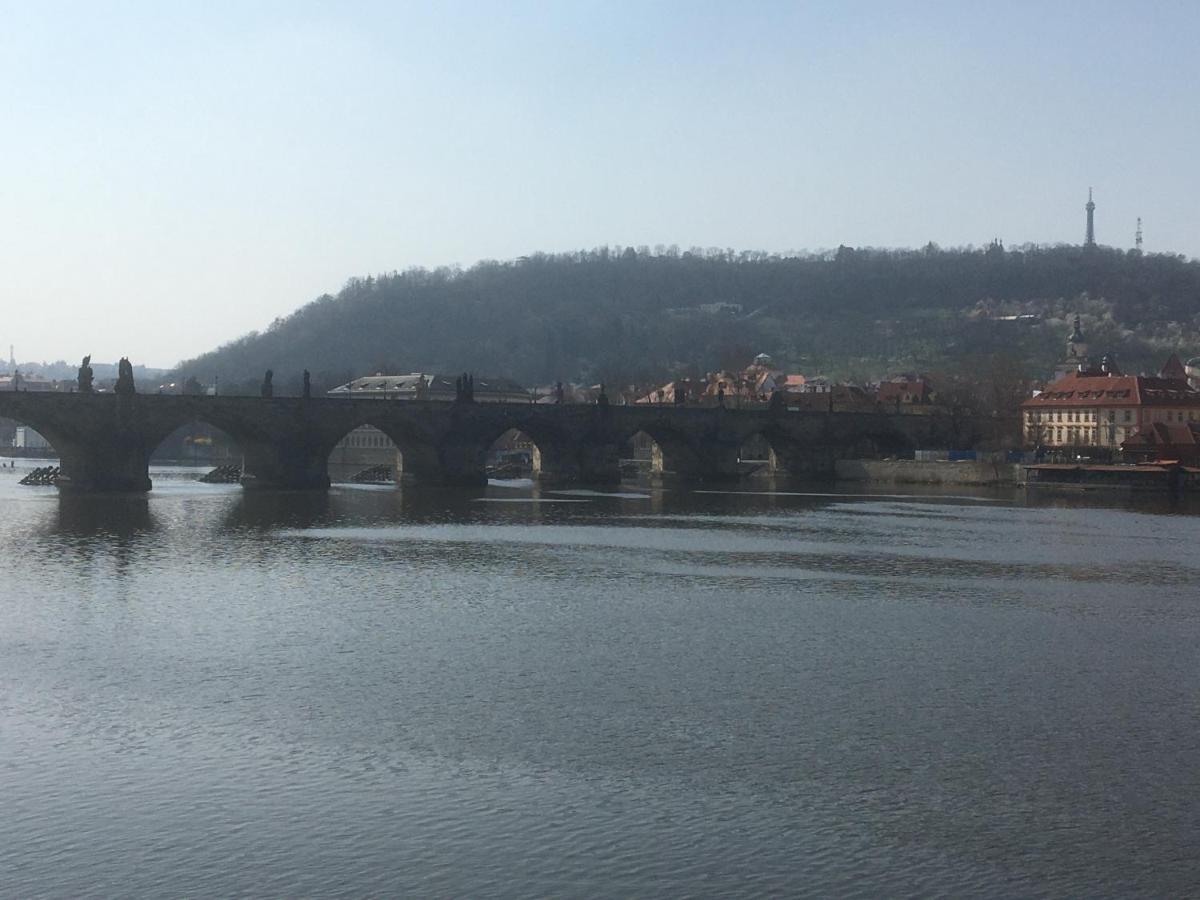 Apartment Vltava Praag Buitenkant foto