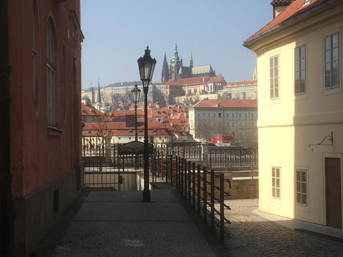 Apartment Vltava Praag Buitenkant foto