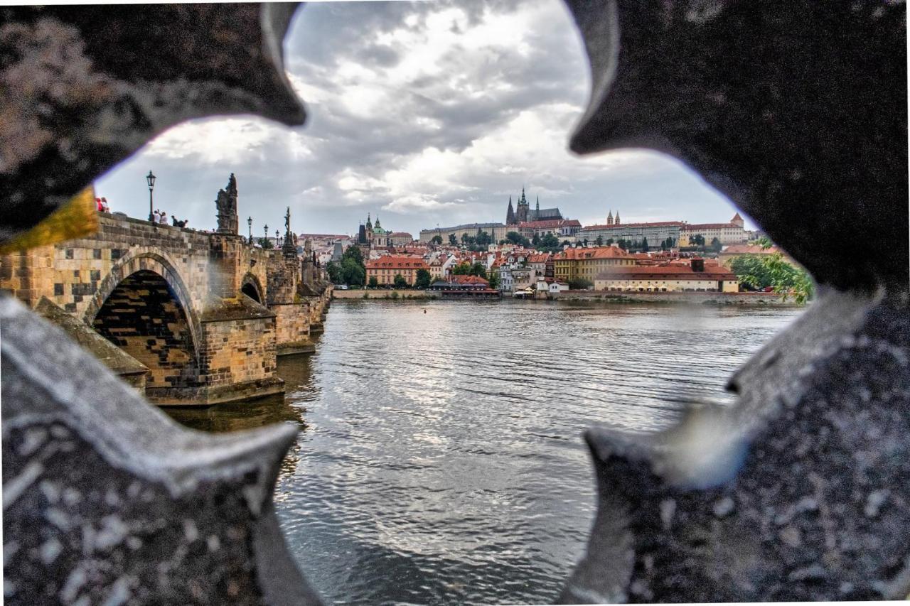 Apartment Vltava Praag Buitenkant foto