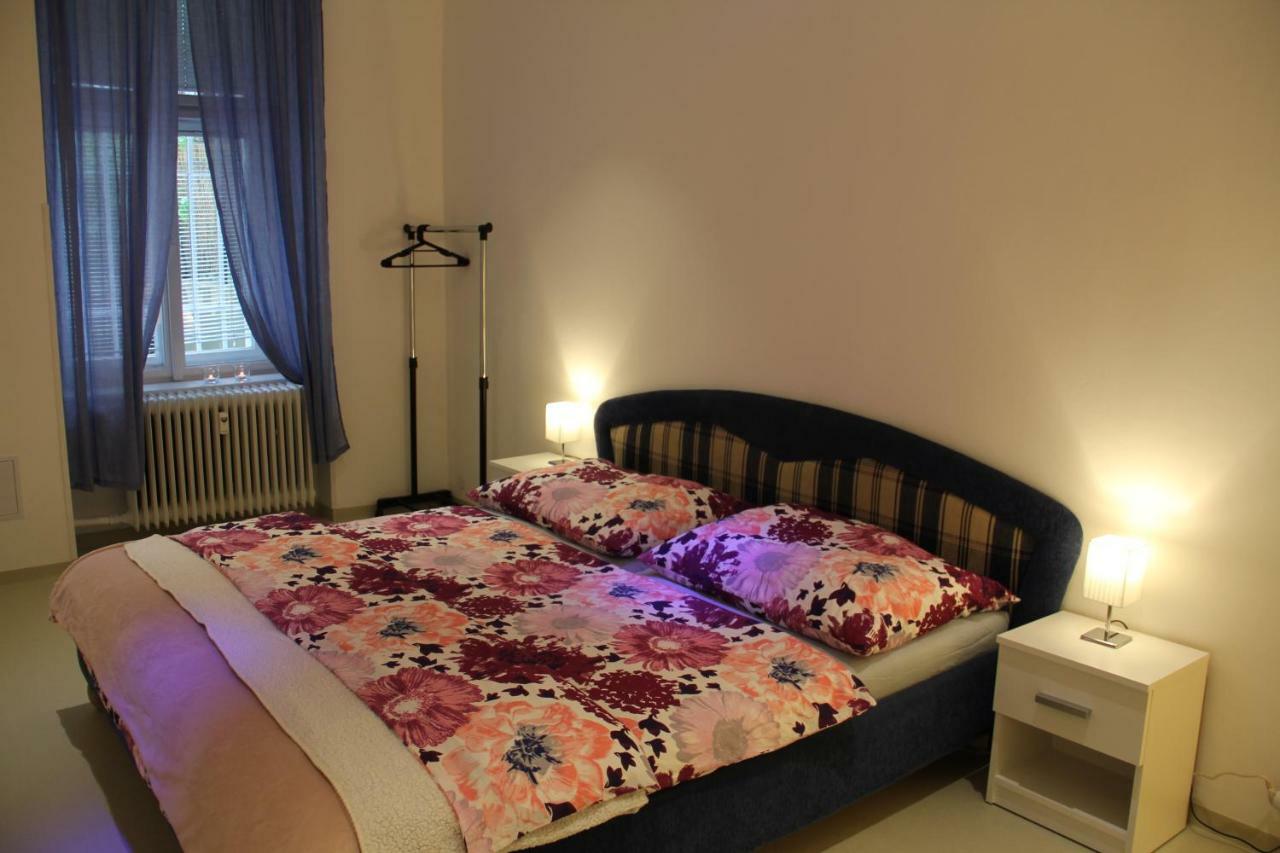 Apartment Vltava Praag Buitenkant foto