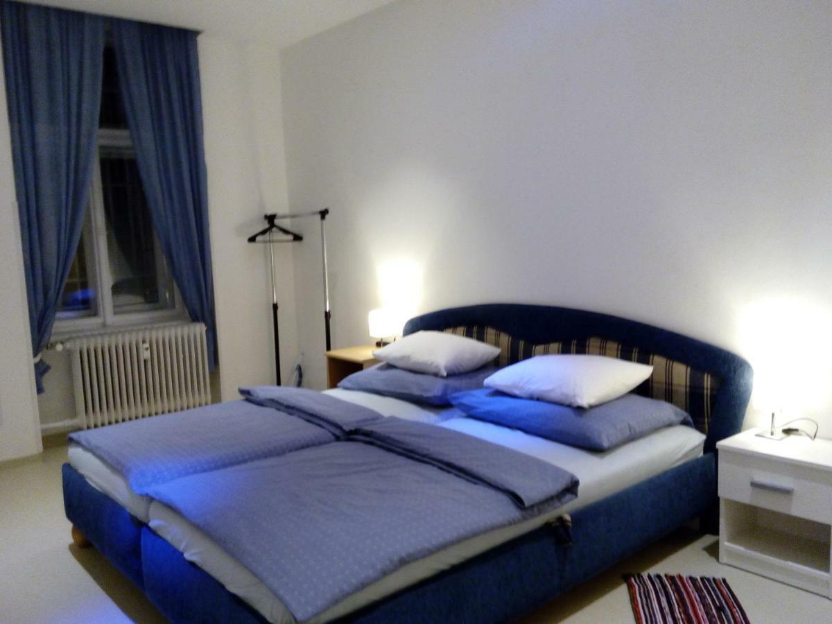 Apartment Vltava Praag Buitenkant foto