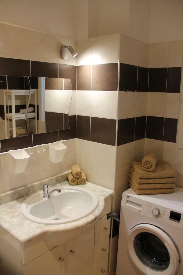 Apartment Vltava Praag Buitenkant foto