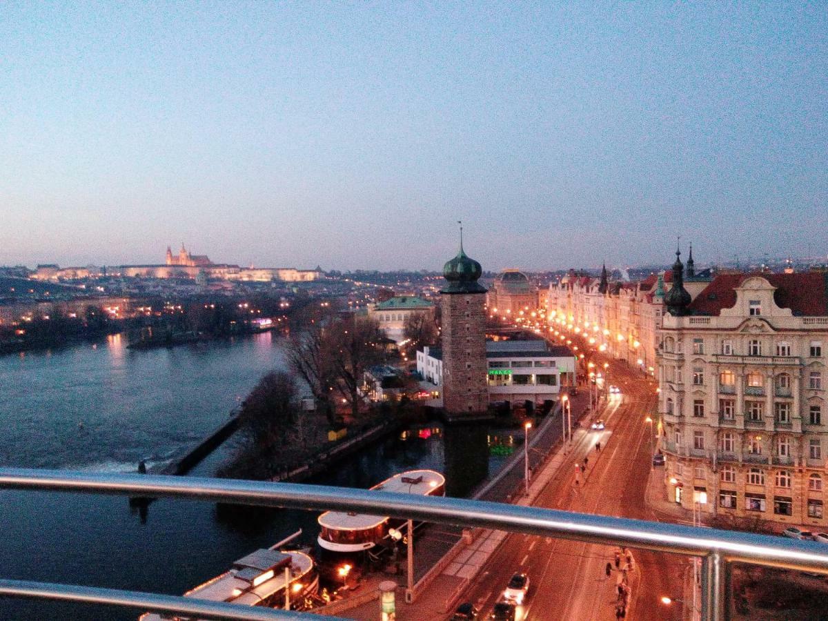 Apartment Vltava Praag Buitenkant foto